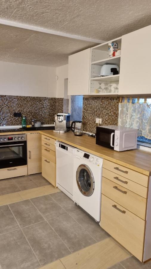 Modern Eingerichtete 3-Zi-Ferienwohnung Zu Vermieten Loeffingen Ngoại thất bức ảnh
