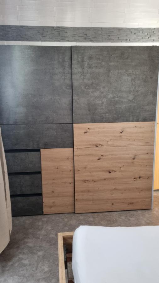 Modern Eingerichtete 3-Zi-Ferienwohnung Zu Vermieten Loeffingen Ngoại thất bức ảnh